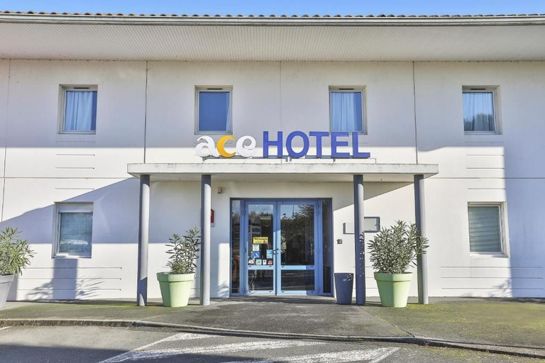 Exterior & Views 2, ACE Hôtel Vendée Sainte Hermine, Vendée