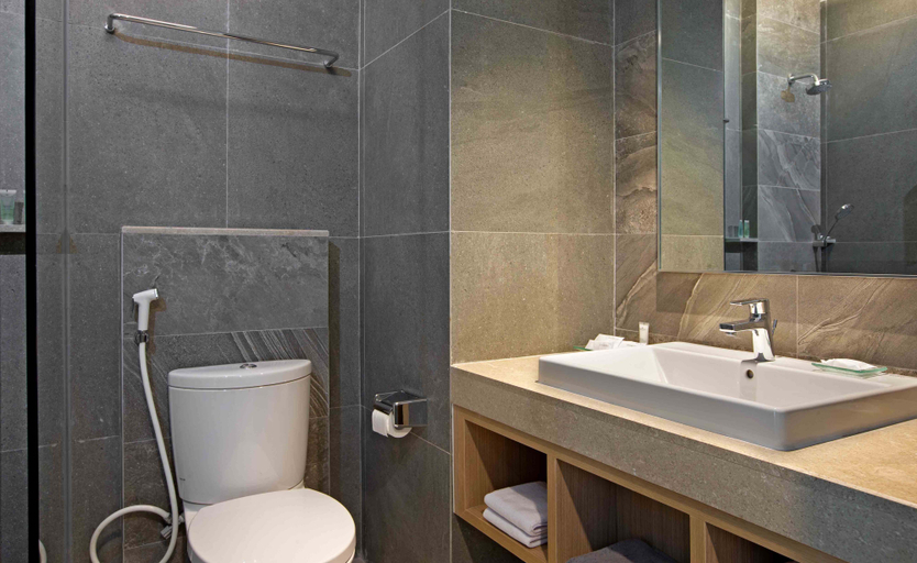 Bathroom, Hotel Santika Bukittinggi, Bukittinggi