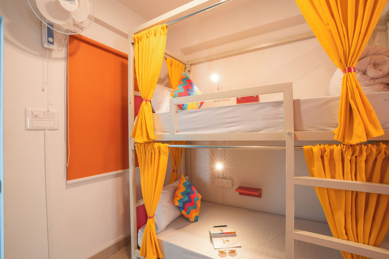 Room 4, goSTOPS PLUS Gurugram, Golf Course Ext., Gurgaon