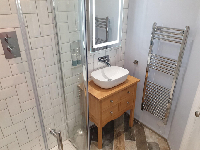 Bathroom 4, Lyndene, Barnsley