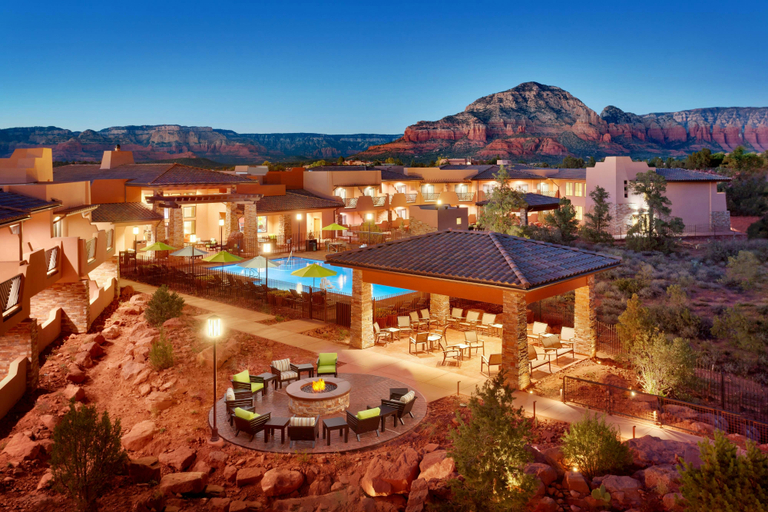Exterior & Views