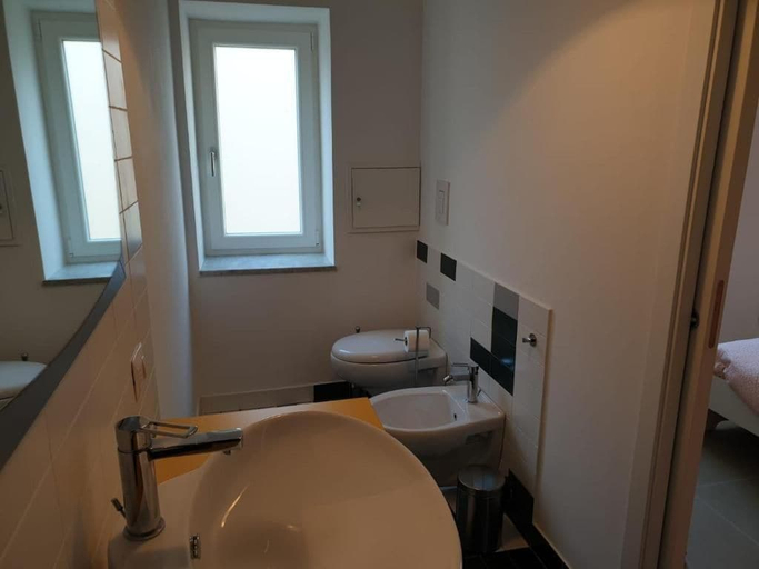 Bathroom 5, MaGà Station, Napoli