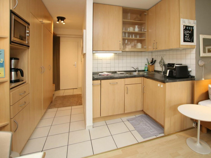 Private kitchen 4, Holiday Apartment With 1 Bedroom, Nordfriesland