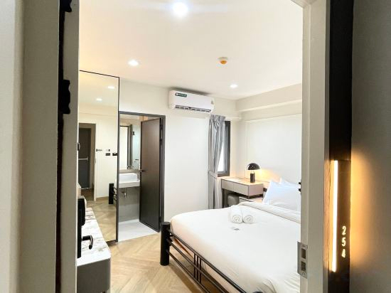 Logo, RESET at DMK Hotel, Don Muang