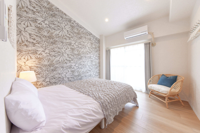 Room 4, eni.namba west, Osaka