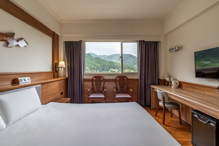 Bedroom 2, Ginkgo Hotel, Nantou