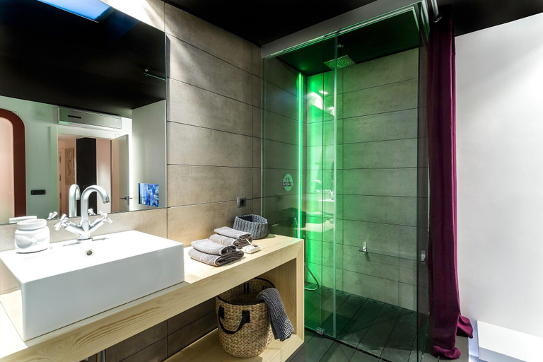 Bathroom 4, Zrooms Suites Hostel Boutique, Zaragoza