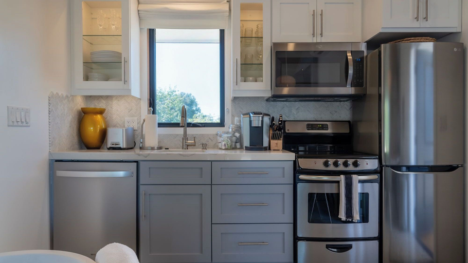 Interior 2, Cocavin Carriage House by Avantstay Gated Vineyard Ranch + Fire Pit + BBQ Paso Robles, San Luis Obispo