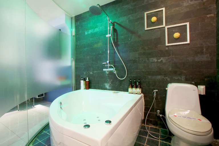 Bathroom 3, Sangbong Carlton, Jungnang