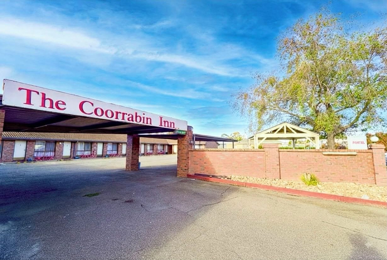 Exterior & Views 2, The Coorrabin Inn, N. Grampians - Stawell