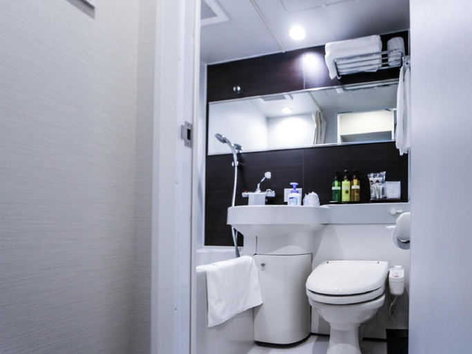 Bathroom 4, HOTEL LiVEMAX YOKOHAMA KANNAI EKIMAE, Yokohama