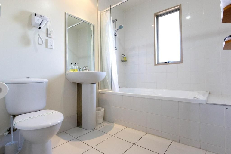 Bathroom 4, Riccarton Motor Lodge, Christchurch