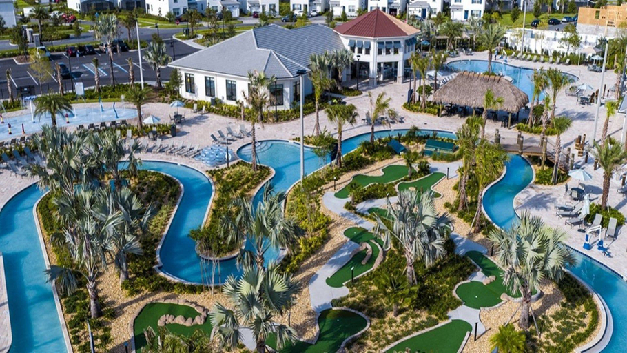 Interior 4, 4BR w Screened Pool & Resort Access Near Parks, Osceola