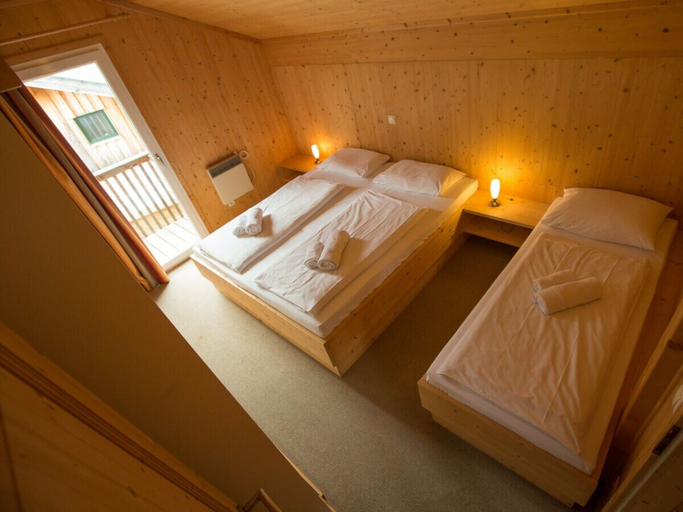 Room 3, Cabin in Annaberg With Swimming Pool, Hallein