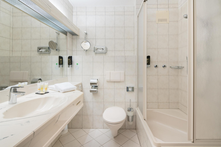 Bathroom 5, Sure Hotel by Best Western Rhoen Garden, Fulda