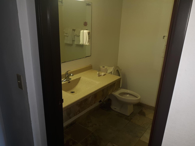 Bathroom 5, Guest Lodge, Ward