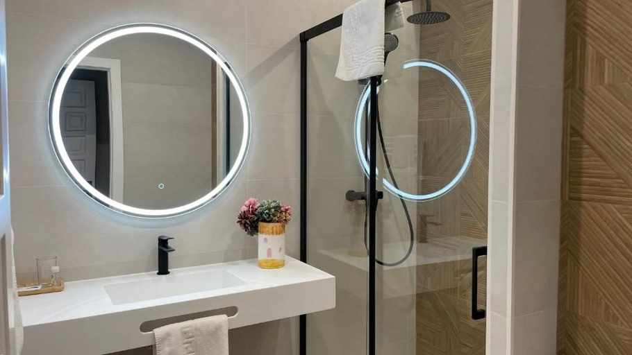 Bathroom 3, Hotel La Finca Mercedes, Jaén