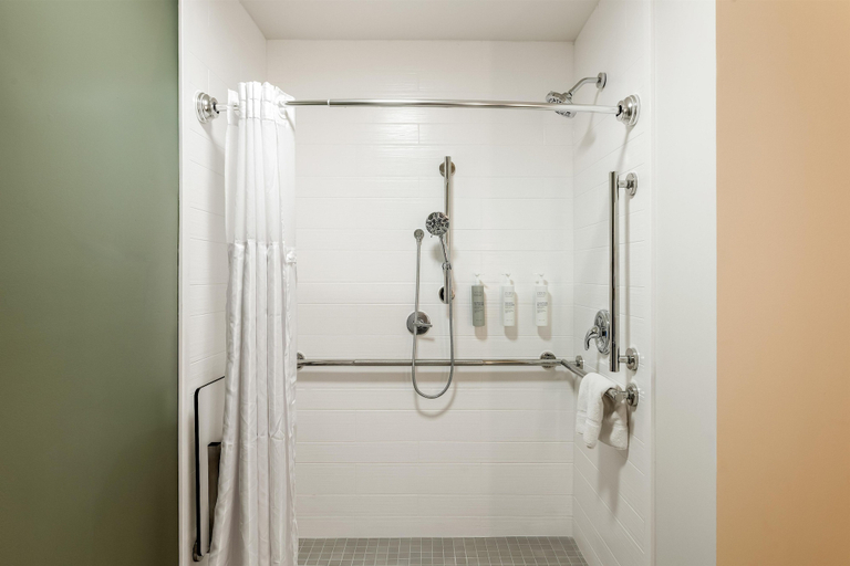 Bathroom 4, Spark by Hilton Freeport, Cumberland