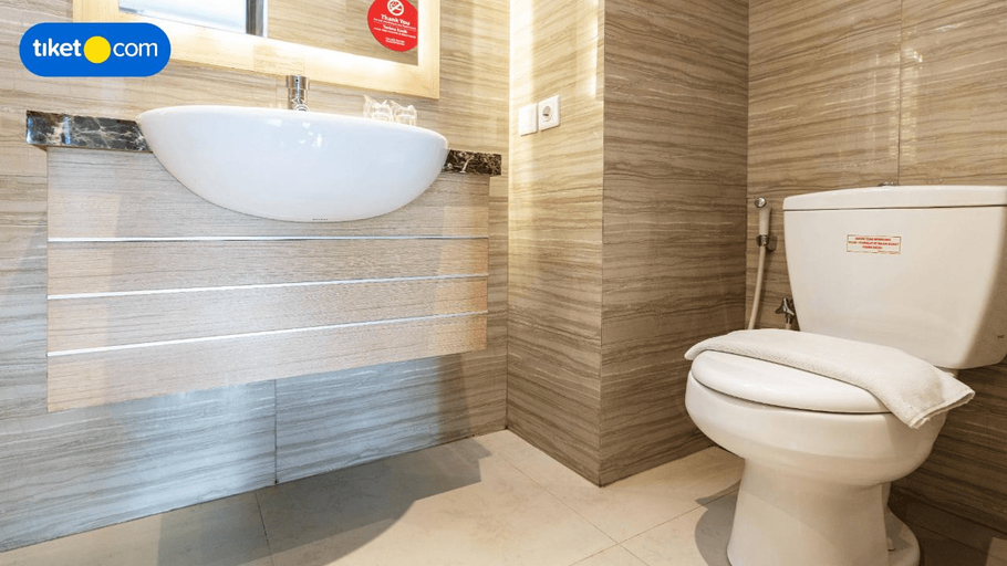 Bathroom 3, Grand Citihub Hotel at Panakkukang, Makassar