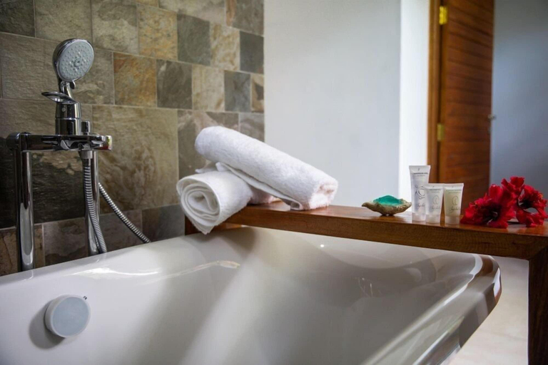 Bathroom 4, Domaine Desaubin Luxury Villas