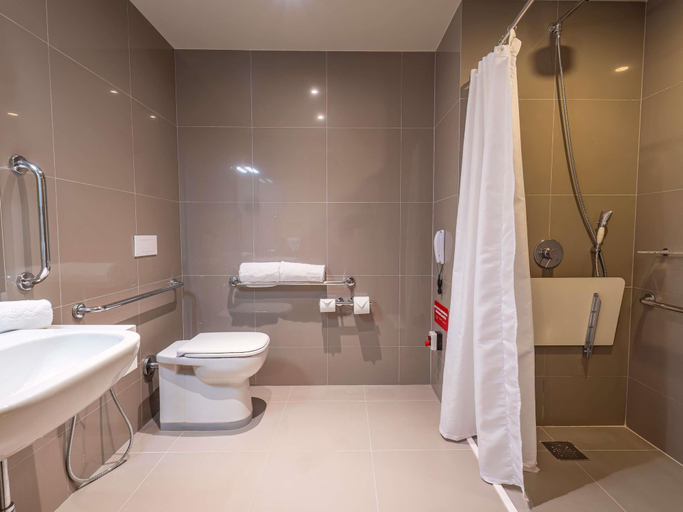 Bathroom 5, Novotel Curitiba Batel, Curitiba