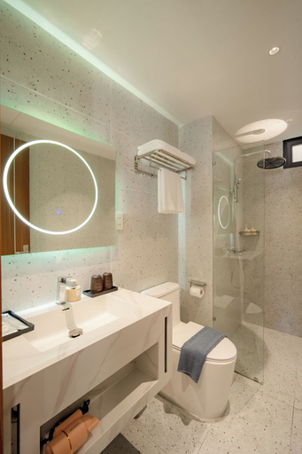 Bathroom 3, Weal Hotel & Apartment, Da Nang