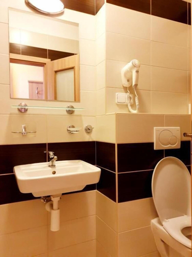 Bathroom 4, Hotel Opera, Třebíč