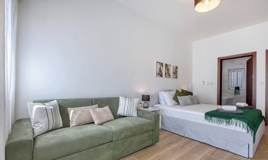 Room 5, 4 Bedroom Gozo Villa With Private Pool Garage