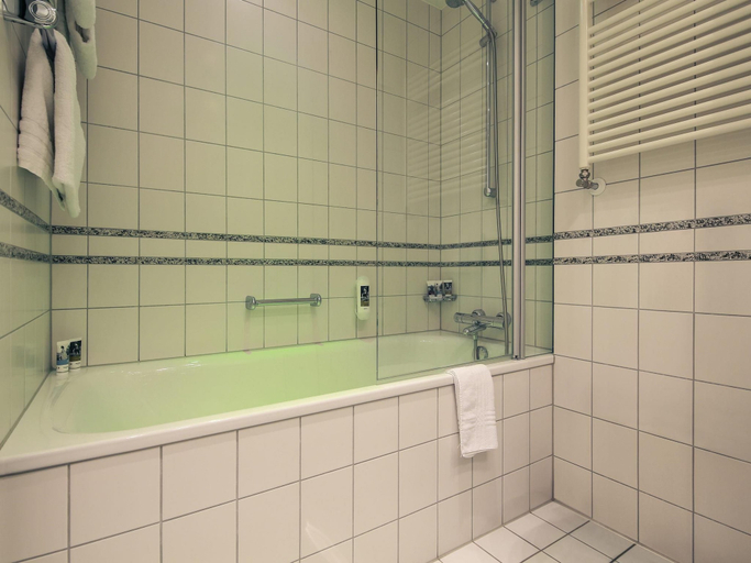 Bathroom 5, Mercure Hotel Plaza Essen, Essen