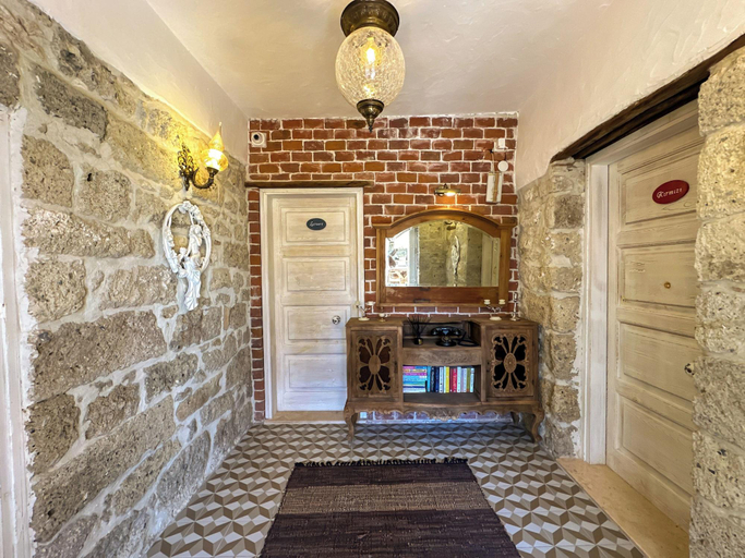Public Area 3, Filizce Konukevi, Çeşme