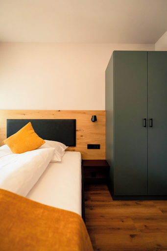 Room 4, Adler Apartments, Alb-Donau-Kreis