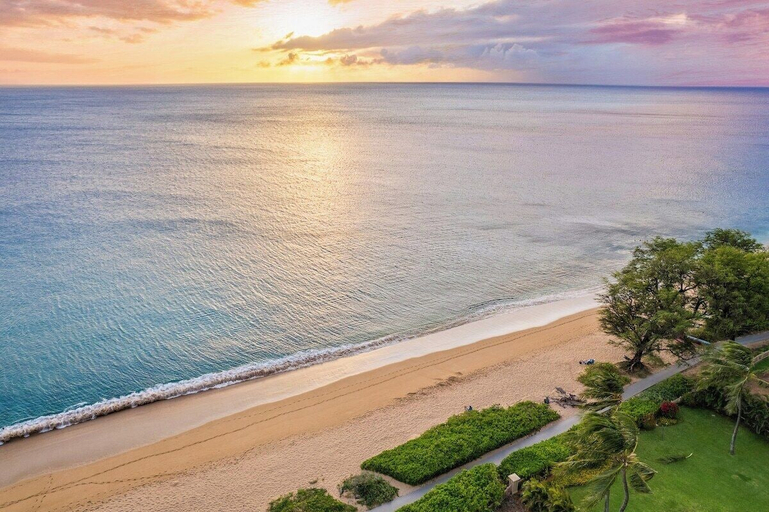 Beach, 2BR West Maui Condo With Pool, Patio, AC, and Full Kitchen -icc 4, Maui
