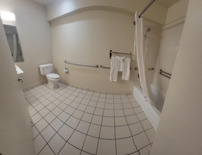 Bathroom 4, Mission Inn and Suites, Alameda