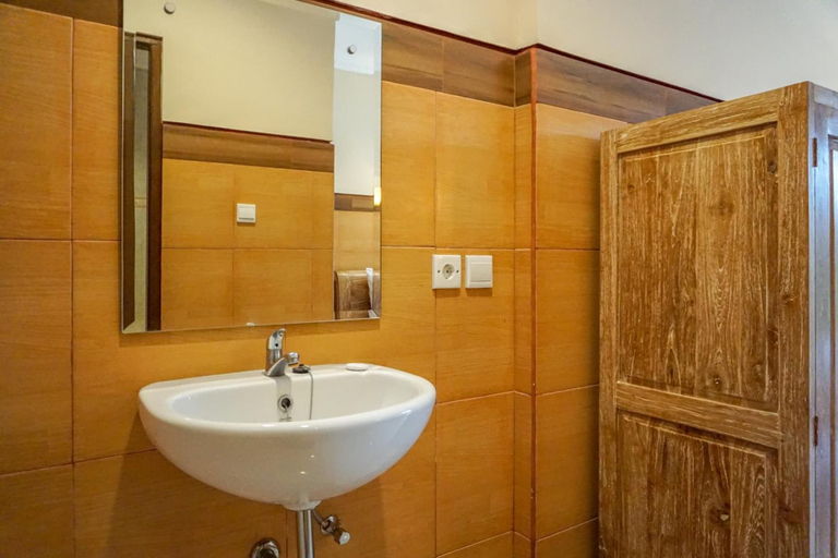 Bathroom 3, Three Brothers Guest House, Gianyar