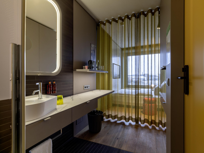 Bathroom 5, b'mine Duesseldorf, WorldHotels Crafted, Düsseldorf