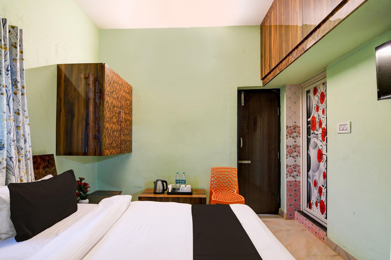Room 5, Deluxe Room Star Light, Cuttack