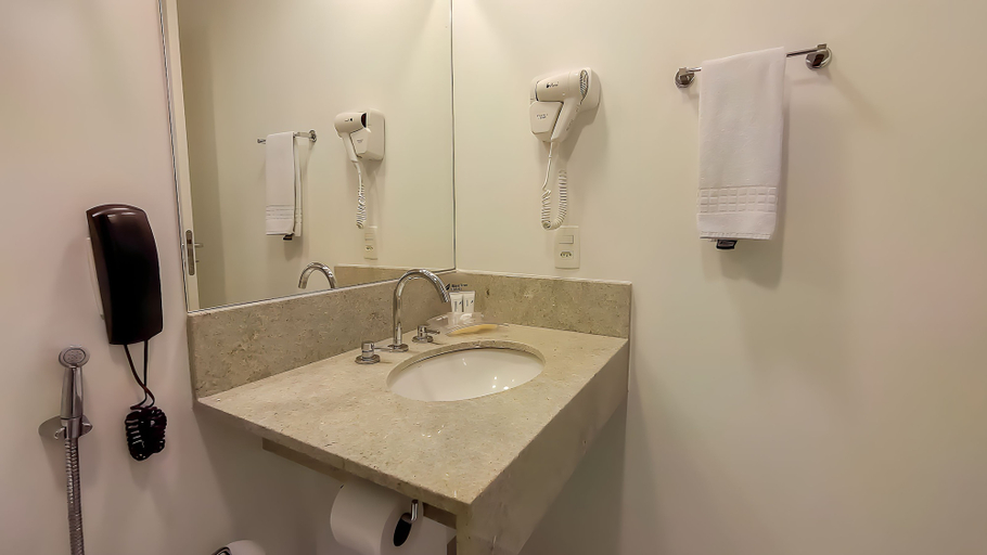 Bathroom 4, Blue Tree Towers Valinhos, Valinhos