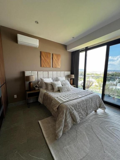 Room 4, Torre Omega Black, Jesús María