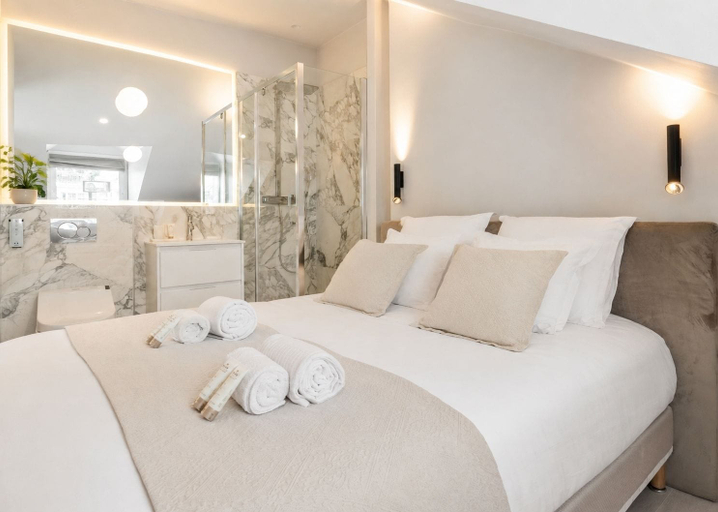Bedroom 3, 1537 Bourg Tibourg, Paris