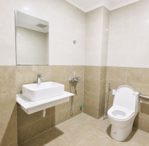 Bathroom 4, OYO Queen's Motel, Huế