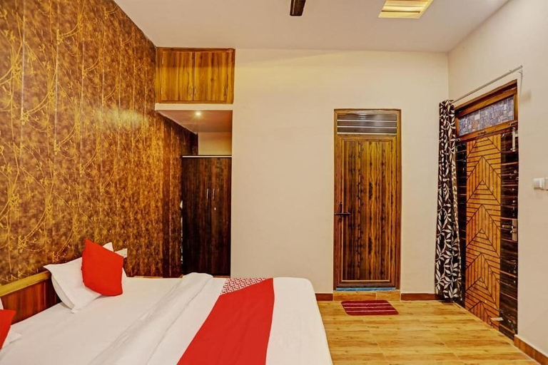 Room 5, Hotel Moongaze Inn, Kanpur Nagar