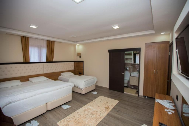 Bedroom 4, Yayla Hotel, Konak