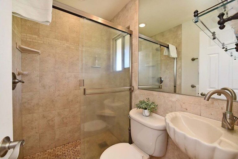 Bathroom 3, Gorgeous Oceanfront 2BD Tropical Escape - Lokelani A203, Maui