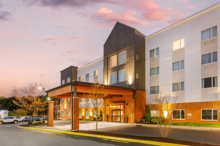 Exterior & Views 2, Country Inn & Suites by Radisson, Charlottesville-UVA, VA, Charlottesville