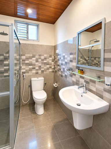 Bathroom 3, The Grand Pearl Resort, Moneragala