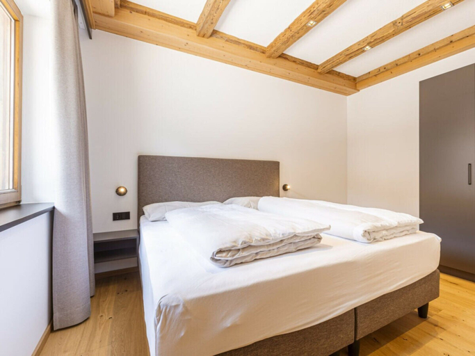 Room 3, Apartment in Lermoos With Terrace, Reutte