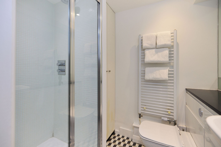 Bathroom 2, Notting Hill Floor by Floor, London