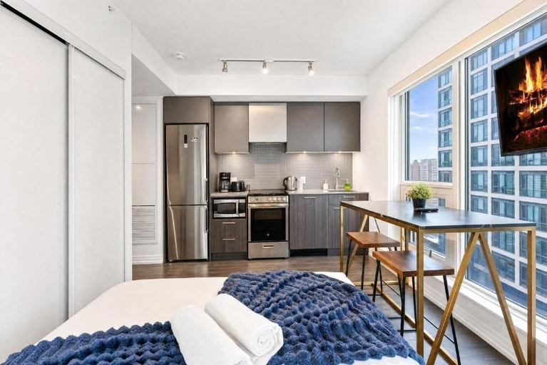 Room 2, Eastgate Urban Suites, Toronto