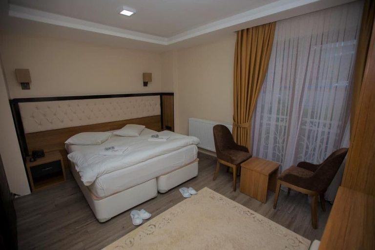 Bedroom 3, Yayla Hotel, Konak