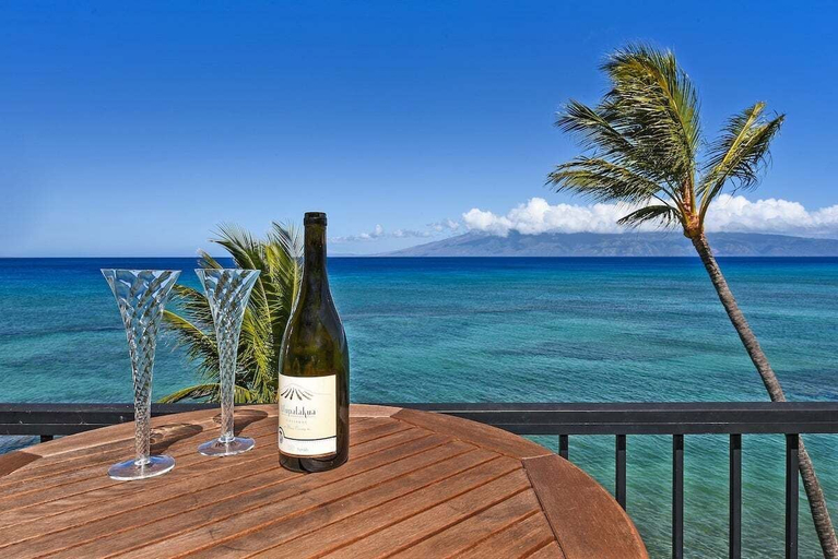 Food & Drinks, Gorgeous Oceanfront 2BD Tropical Escape - Lokelani A203, Maui